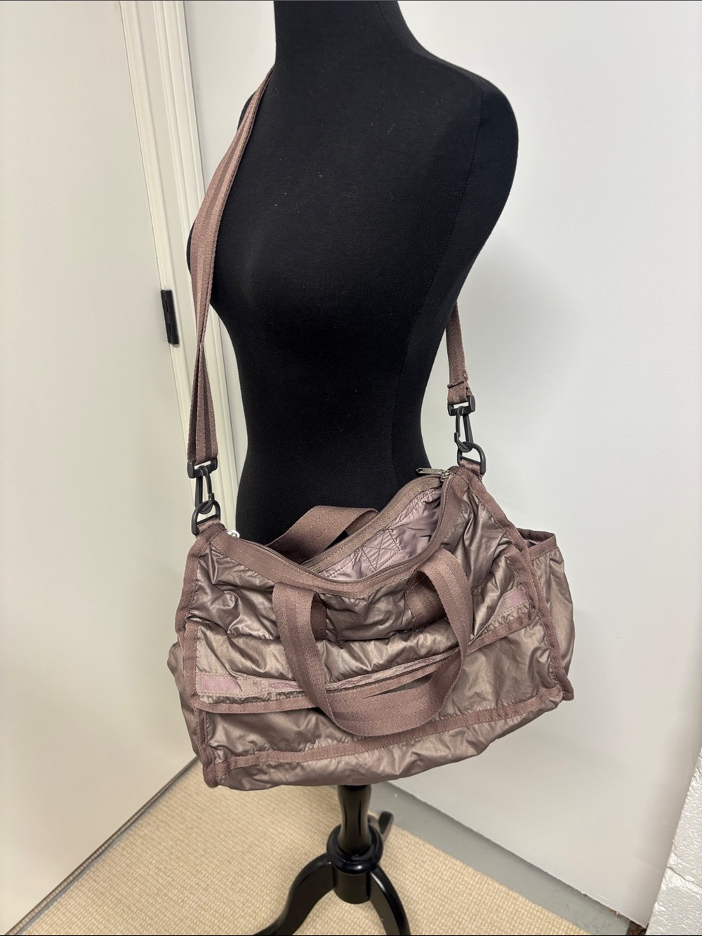 Le Sportsac Nylon Shoulder Bag/Diaper Bag in Mauve